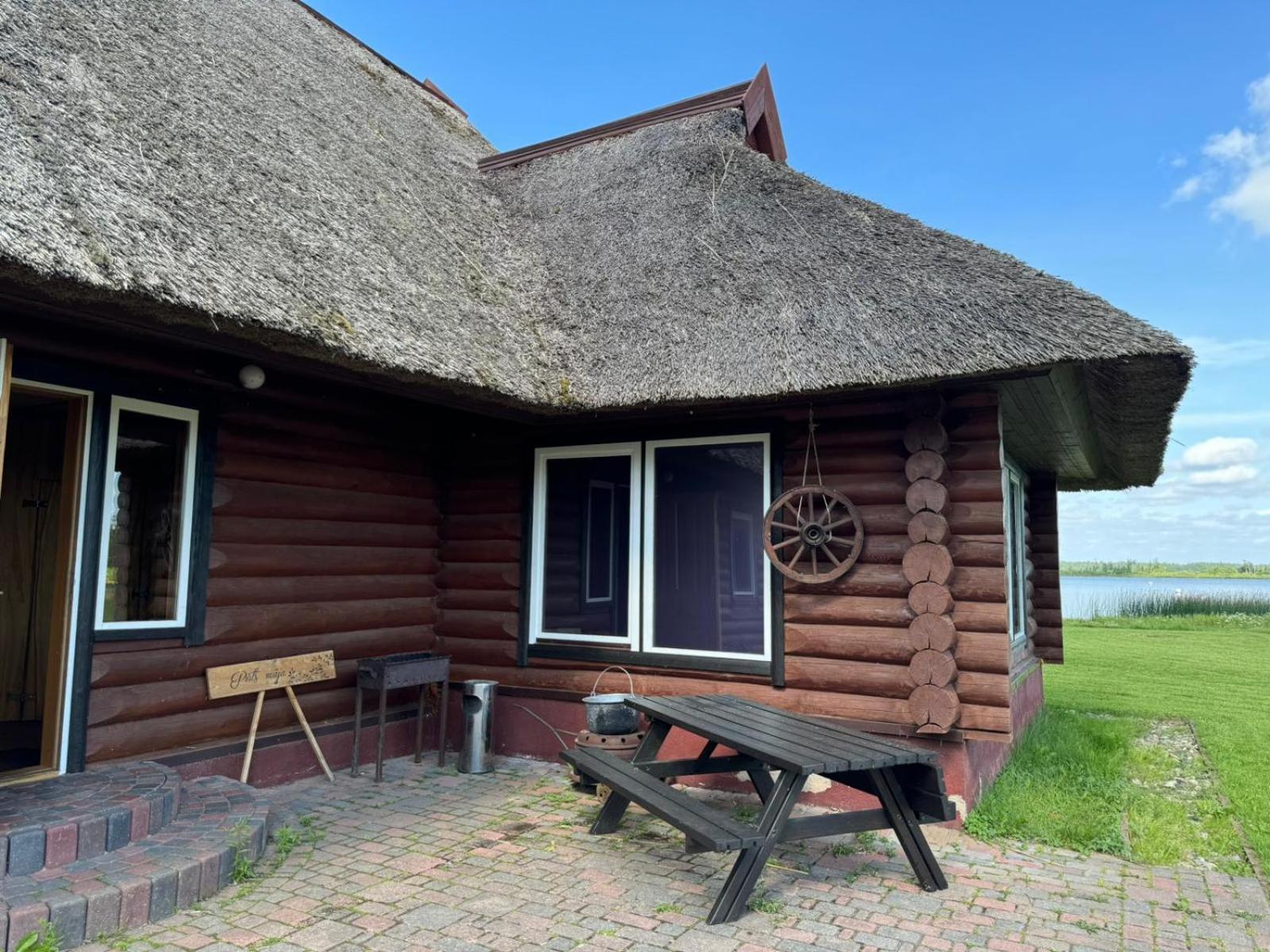 Vonadzini Hotel Stāmeriena Екстериор снимка