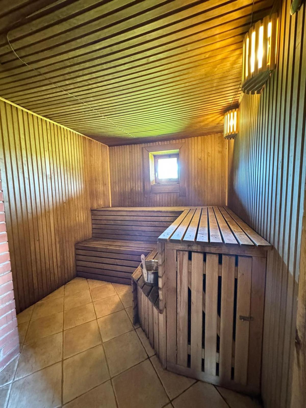Vonadzini Hotel Stāmeriena Екстериор снимка